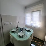Dora With Sea View And Terrace Apartamento