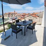 Dora With Sea View And Terrace * Umag