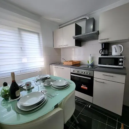 Апартаменты Dora With Sea View And Terrace *