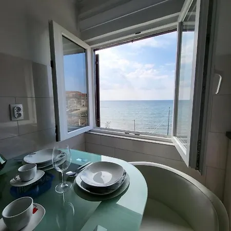 Dora With Sea View And Terrace Apartment