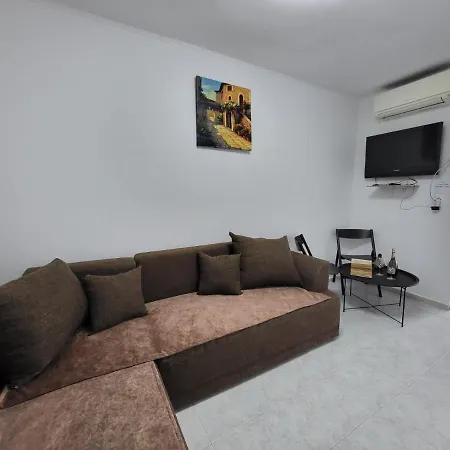 Dora With Sea View And Terrace * Умаг