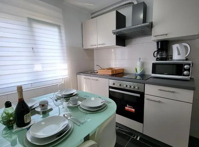 아파트 Dora With Sea View And Terrace *