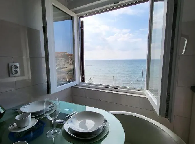 Dora With Sea View And Terrace 아파트